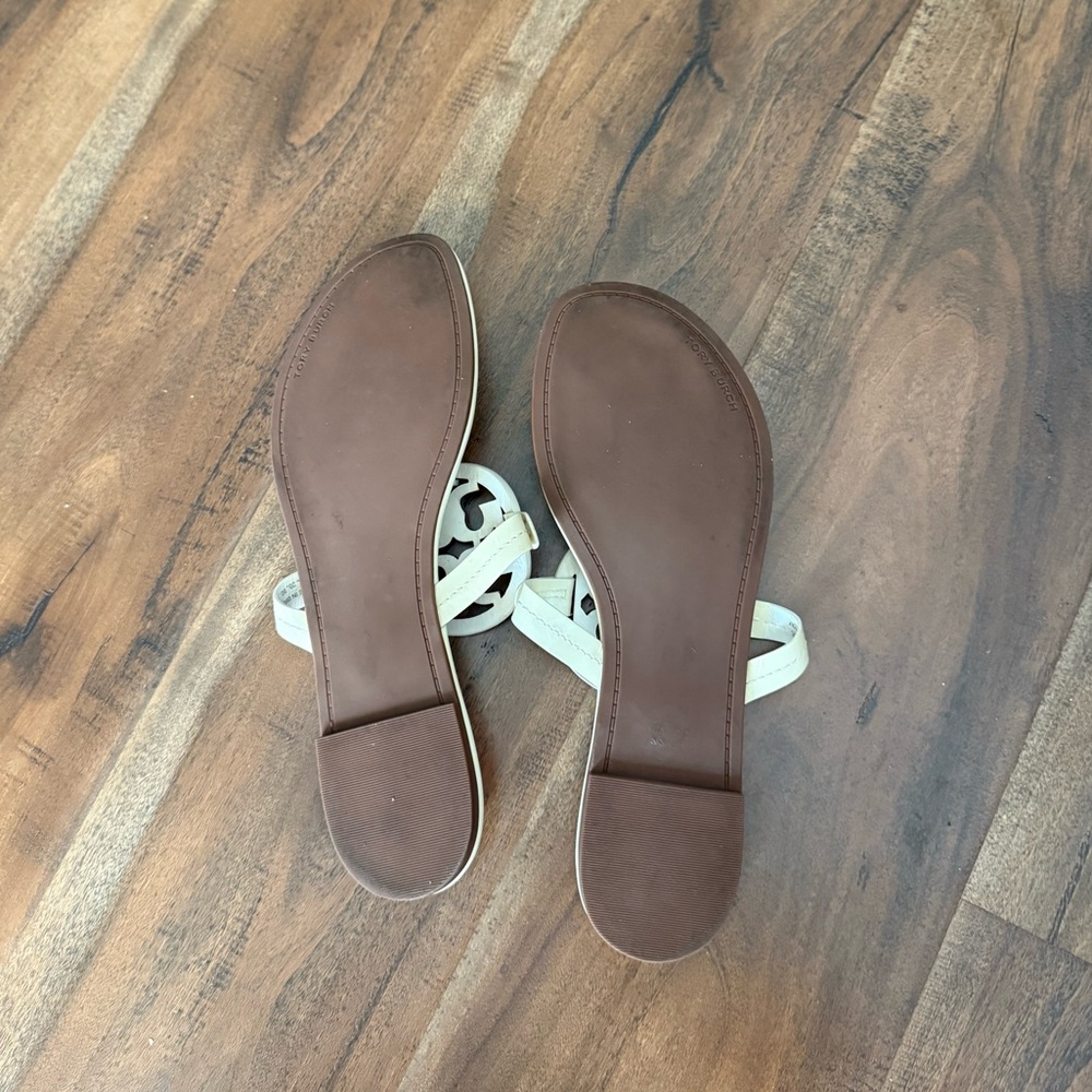 Tory Burch Cream Sandals Flip Flops - Picture 5 of 6
